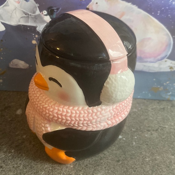 NWT 🐧 Holiday Penguin Candle - Penguin Necklace Collection SOLD OUT - Picture 8 of 12